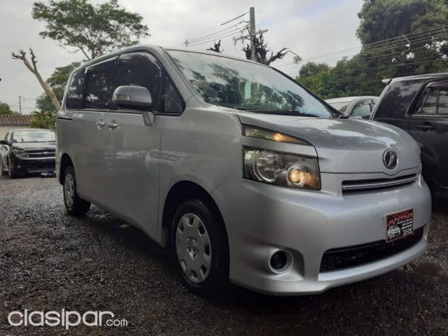 Toyota Voxy 2007