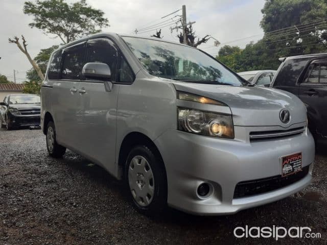 Toyota Voxy 2007