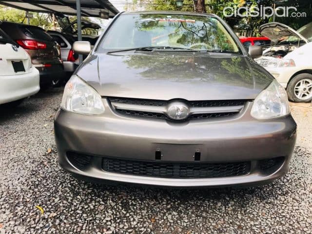 Toyota Platz 2004