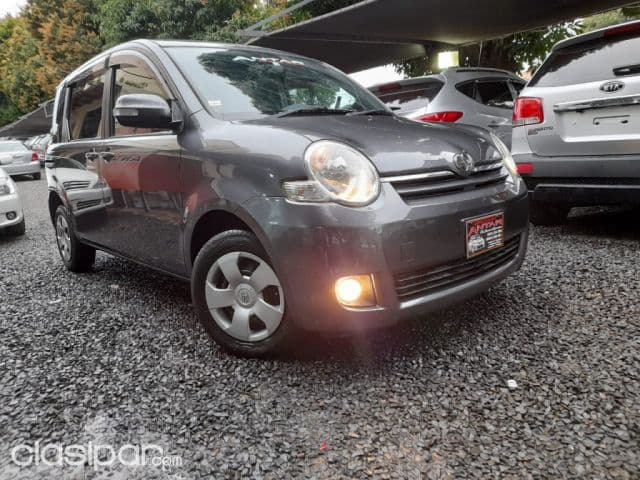 Toyota Sienta 2010
