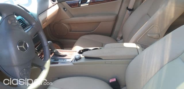 Mercedes-Benz C300 2009