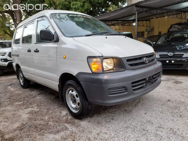 Toyota Noah 2004