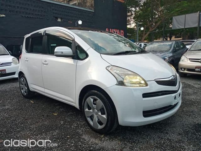Toyota Ractis 2006