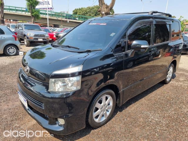 Toyota Voxy 2008