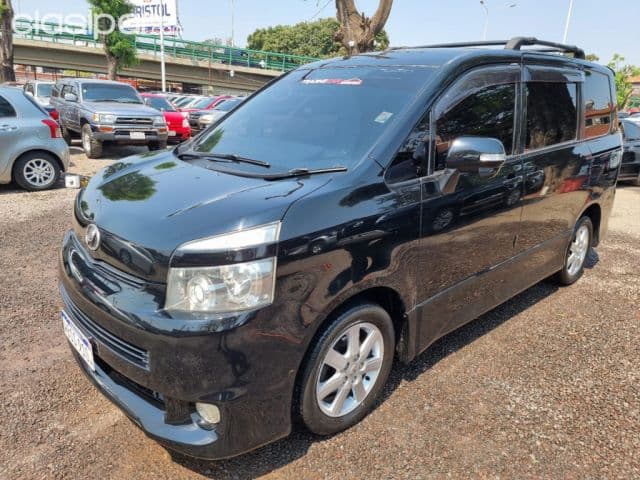 Toyota Voxy 2008