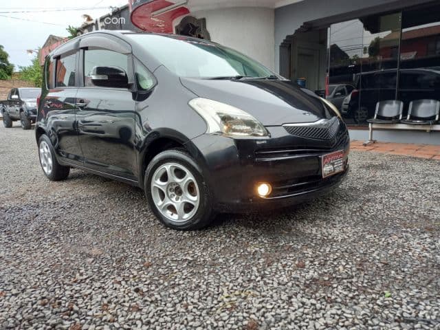 Toyota Ractis 2006