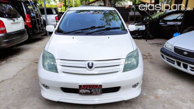 Toyota Ist 2002