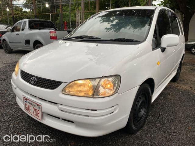 Toyota Spacio 2000