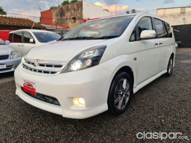 Toyota Isis Rec. Imp. Perla 2010