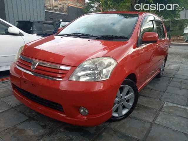 Toyota Raum 2004