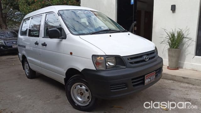 Toyota Noah 2003
