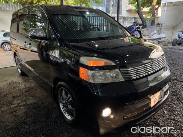 Toyota Voxy 2007