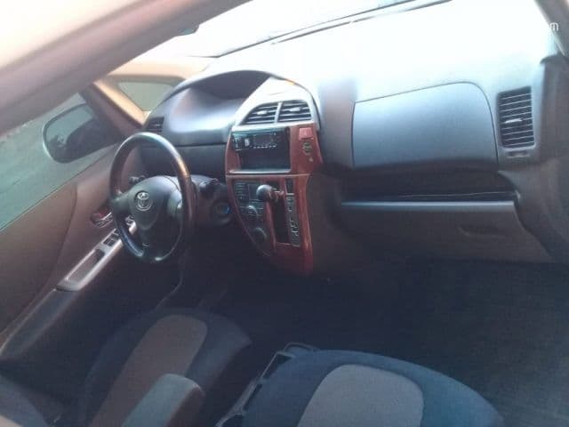 Toyota Ractis 2007