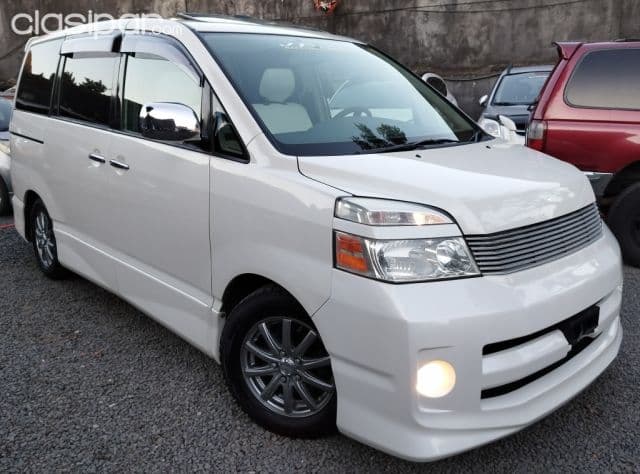 Toyota Voxy 2006
