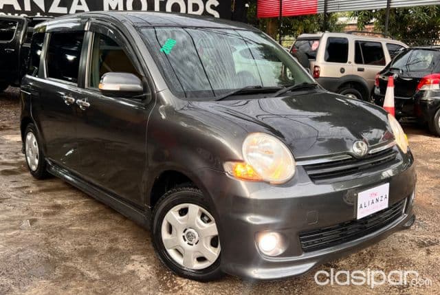 Toyota Sienta 2006