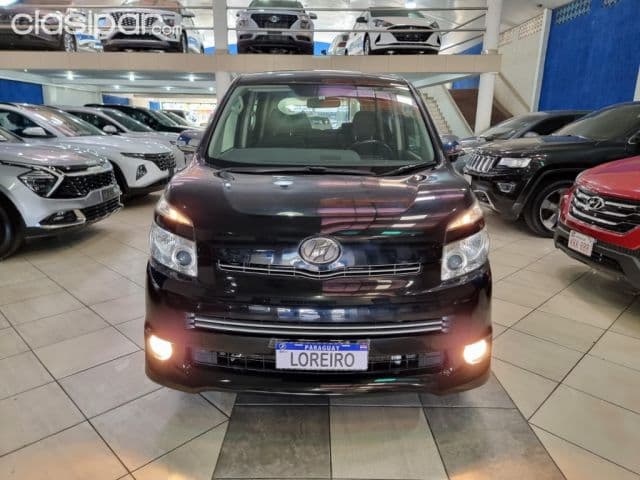 Toyota Voxy 2010