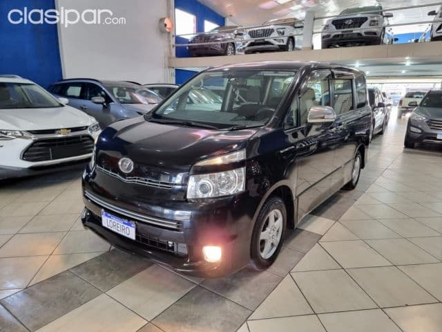 Toyota Voxy 2010