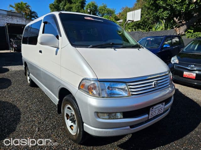 Toyota Regius Año 1998