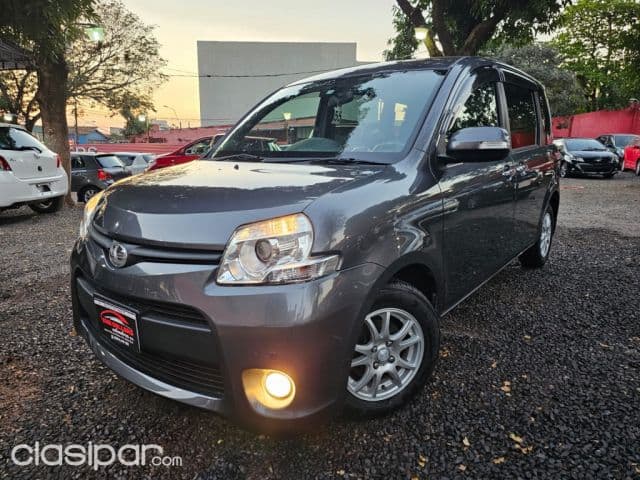 Toyota Sienta 2011