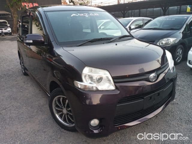 Toyota Sienta 2012