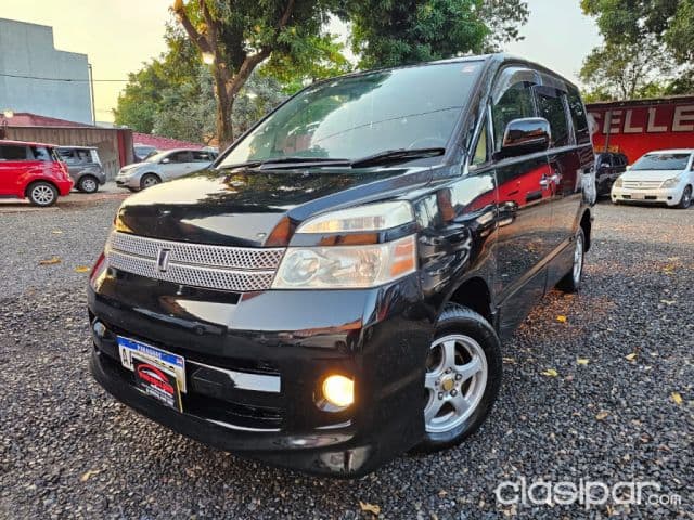 Toyota Voxy 2005