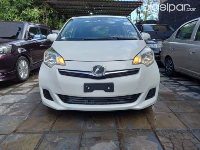 Toyota New Ractis 2011
