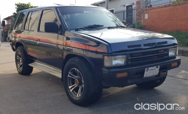 Nissan Terrano 1990