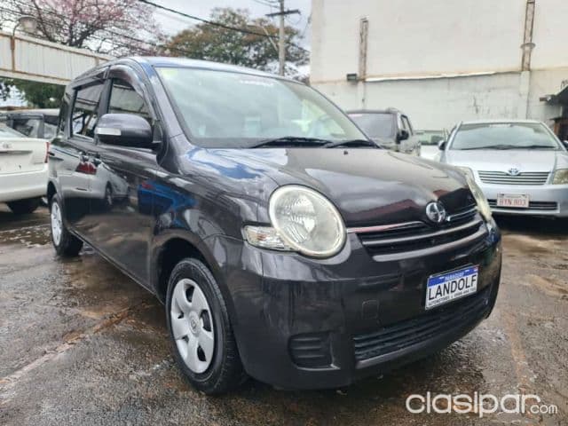 Toyota Sienta 2012
