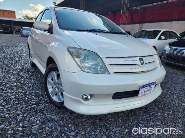 Toyota Ist 2003