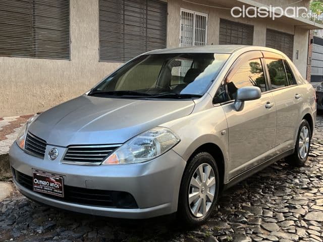 Nissan Tiida 2005