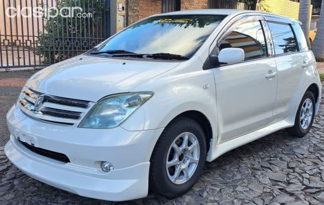 Toyota Ist 2004