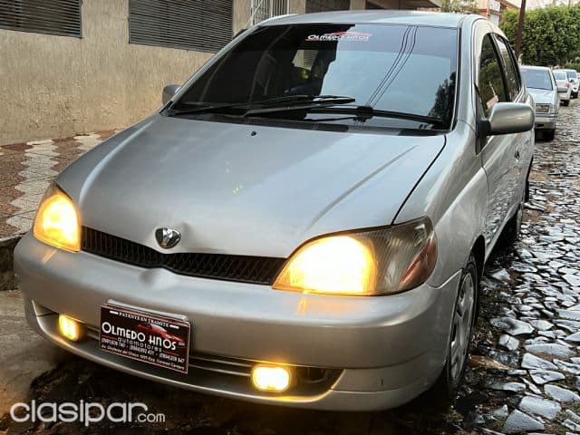 Toyota Platz 2001