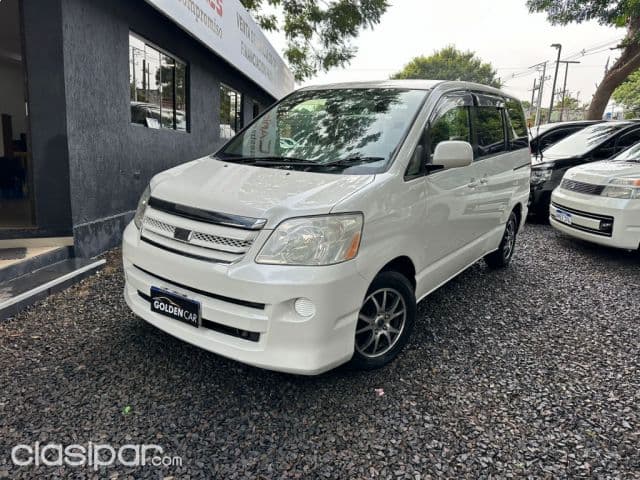 Toyota Noah 2006