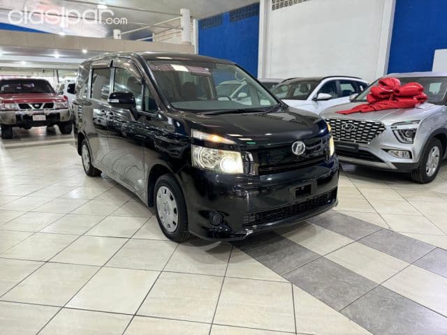 Toyota Voxy 2008