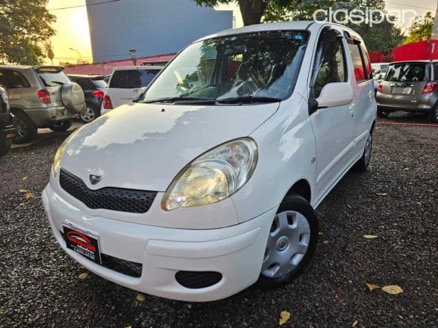 Toyota Funcargo 2004