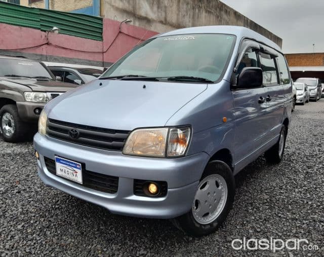Toyota Noah 1997