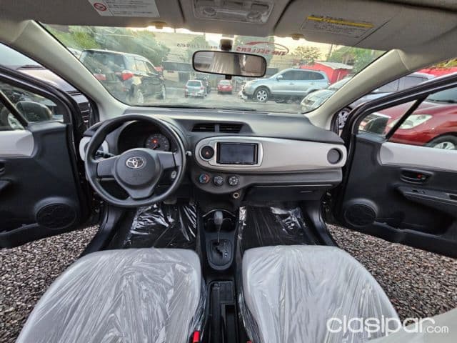 Toyota Vitz 2011