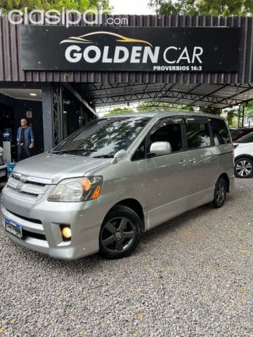 Toyota Noah 2006
