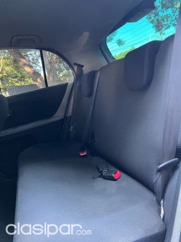 Toyota Vitz 2010