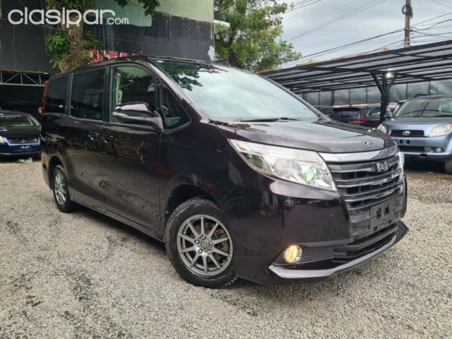 Toyota Noah 2014