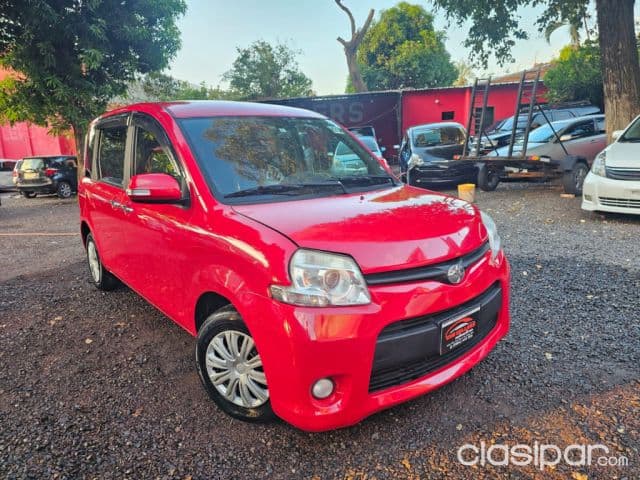 Toyota Sienta 2015
