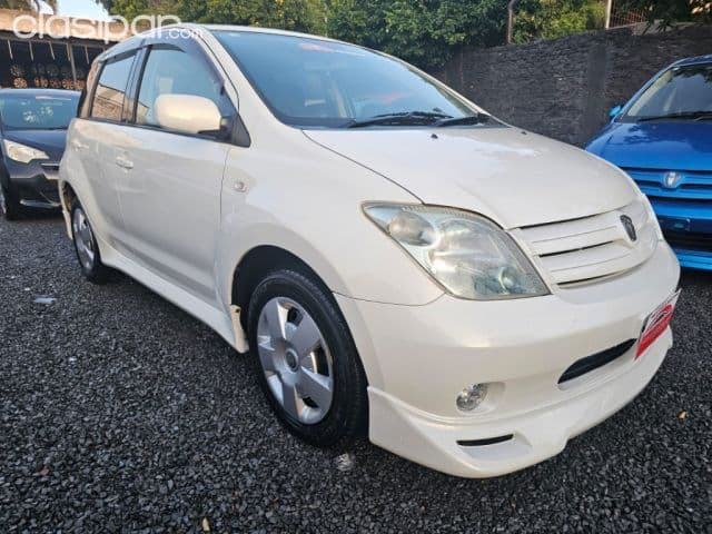 Toyota Ist 2004