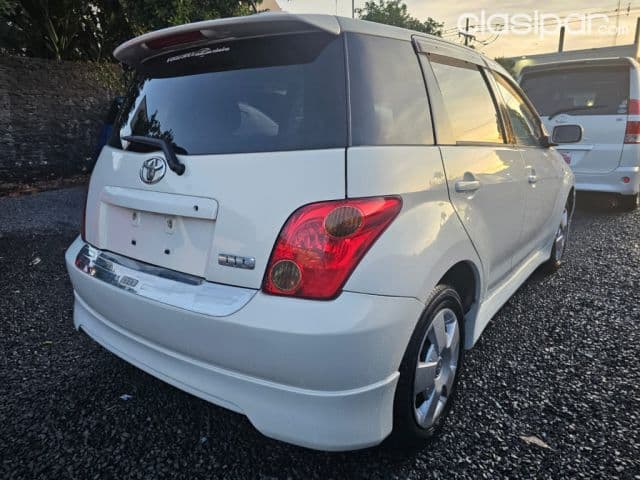Toyota Ist 2004
