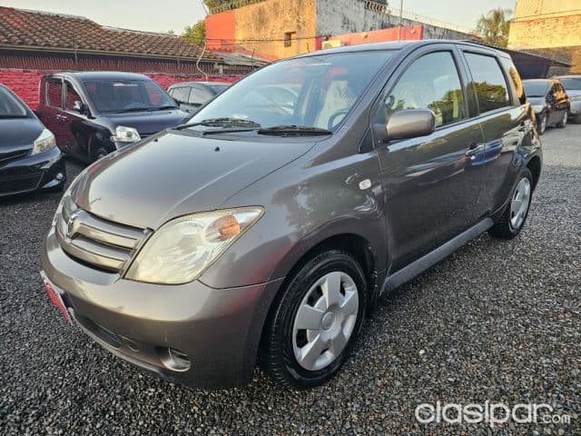 Toyota Ist 2004