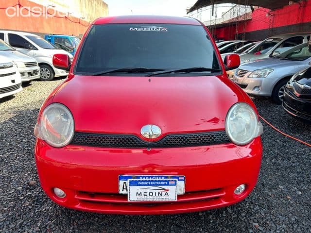 Toyota Sienta 2005