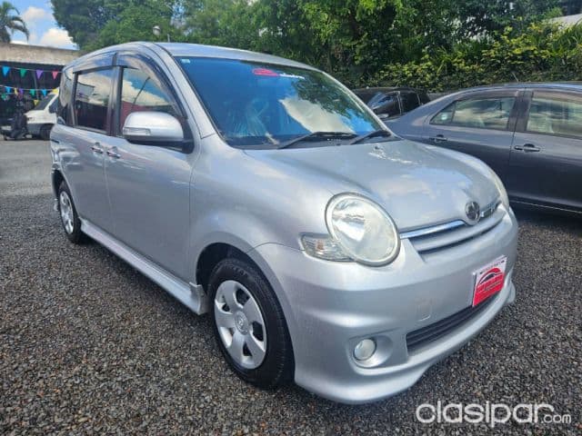 Toyota Sienta 2009