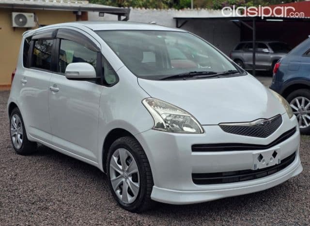 Toyota Ractis 2006