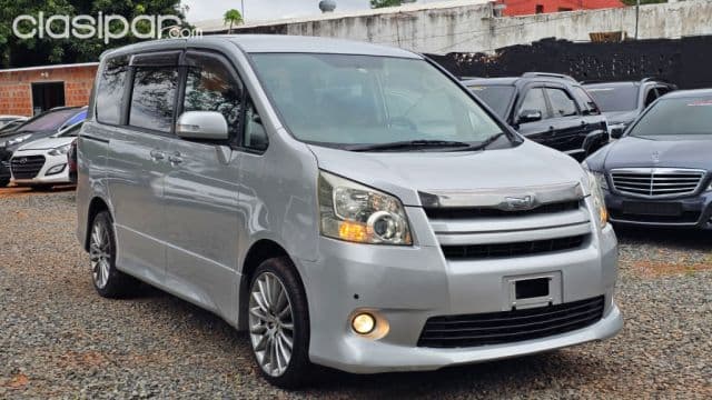 Toyota Noah 2008
