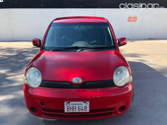Toyota Sienta 2005