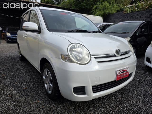 Toyota Sienta 2008